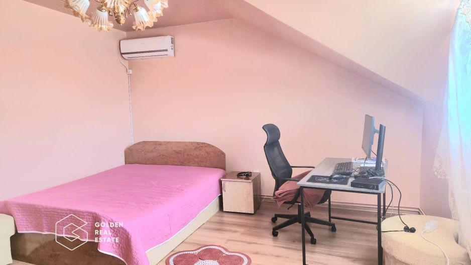 Casa spatiosa cu 5 camere, garaj si gradina, zona Gradiste - Poză 11