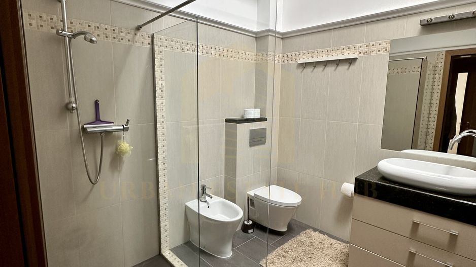 Vanzare apartament 4 camere, zona Grand Hotel Italia - Poză 9