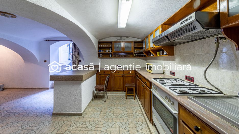 Apartament spațios cu 4 camere situat Ultracentral - Poză 11