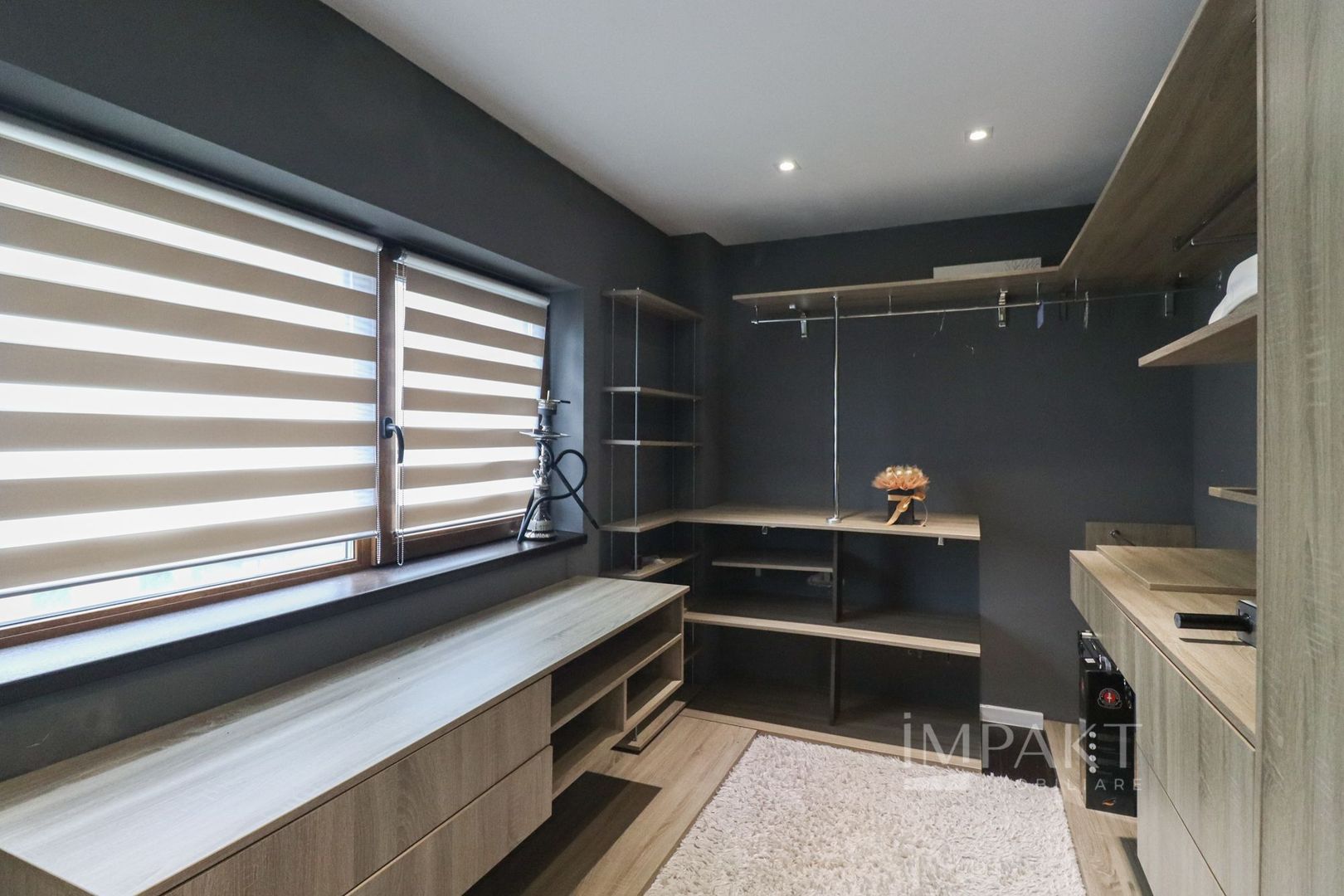 Apartament spatios cu balcon si terasa, complet mobilat, Europa! - Poză 15