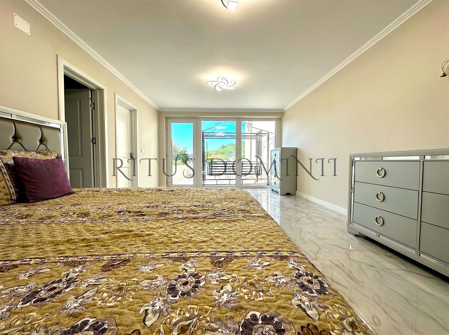 Vilă Spectaculoasă cu Piscină Privată, Dealuri Oradea, 460mp - Poză 6