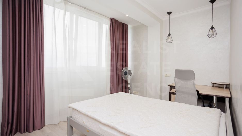 Spre vînzare apartament spațios, 2 dormitoare și living, sec. Botanica - Poză 18