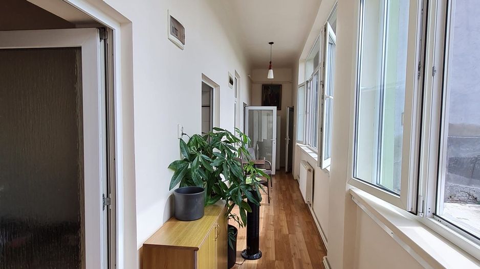 Spațiu pretabil birouri,after school,comercial,etc. - Poză 18