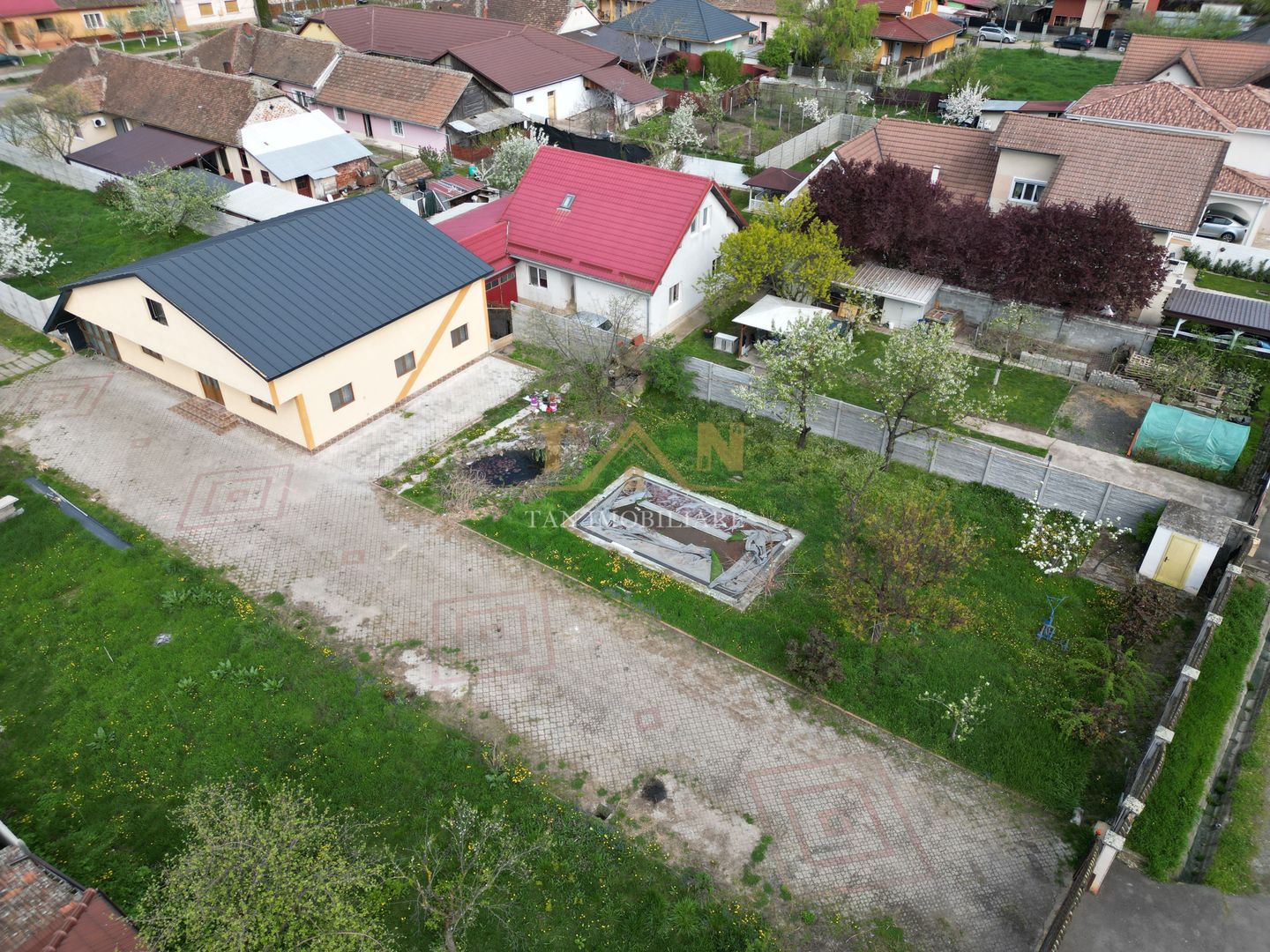 Proprietate multifunctionala Giarmata ideala antreprenori - Poză 2