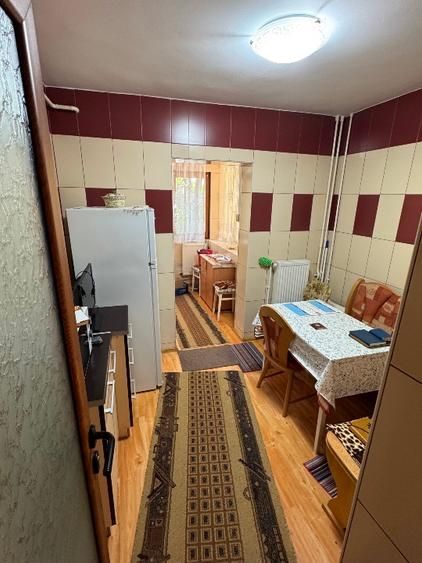 Apartament de vanzare - 2 camere, Piata Centrala, etaj 2, bloc 1989 - Poză 2