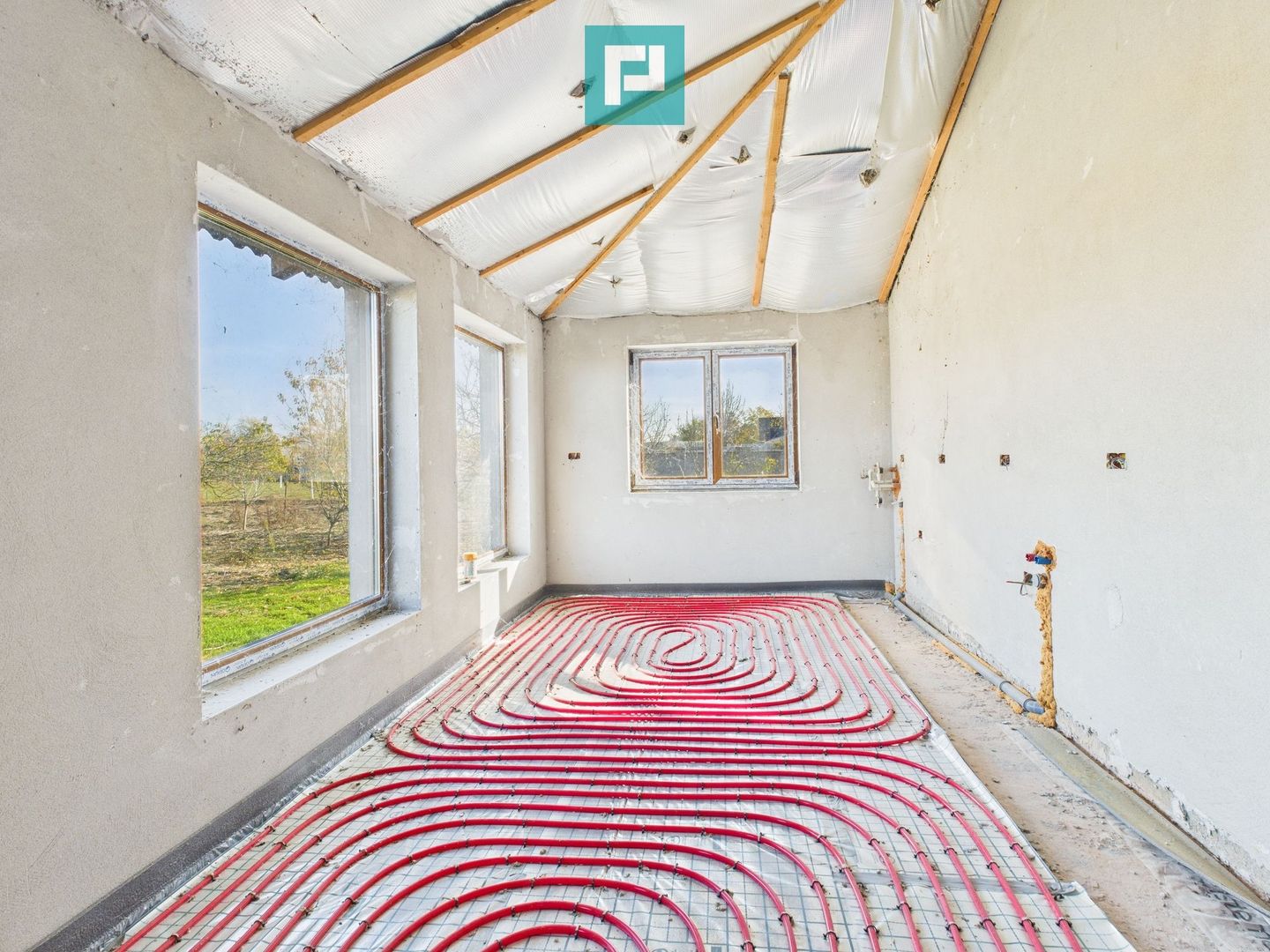 Proprietate impresionantă în Nădab - Poză 11