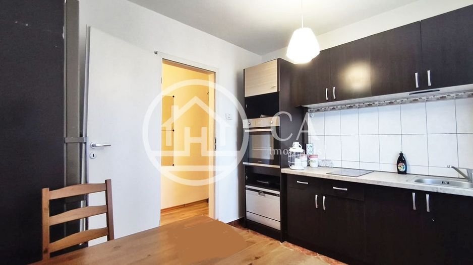 Apartament de vânzare cu 3 camere în zona Rogerius, Oradea - Poză 9