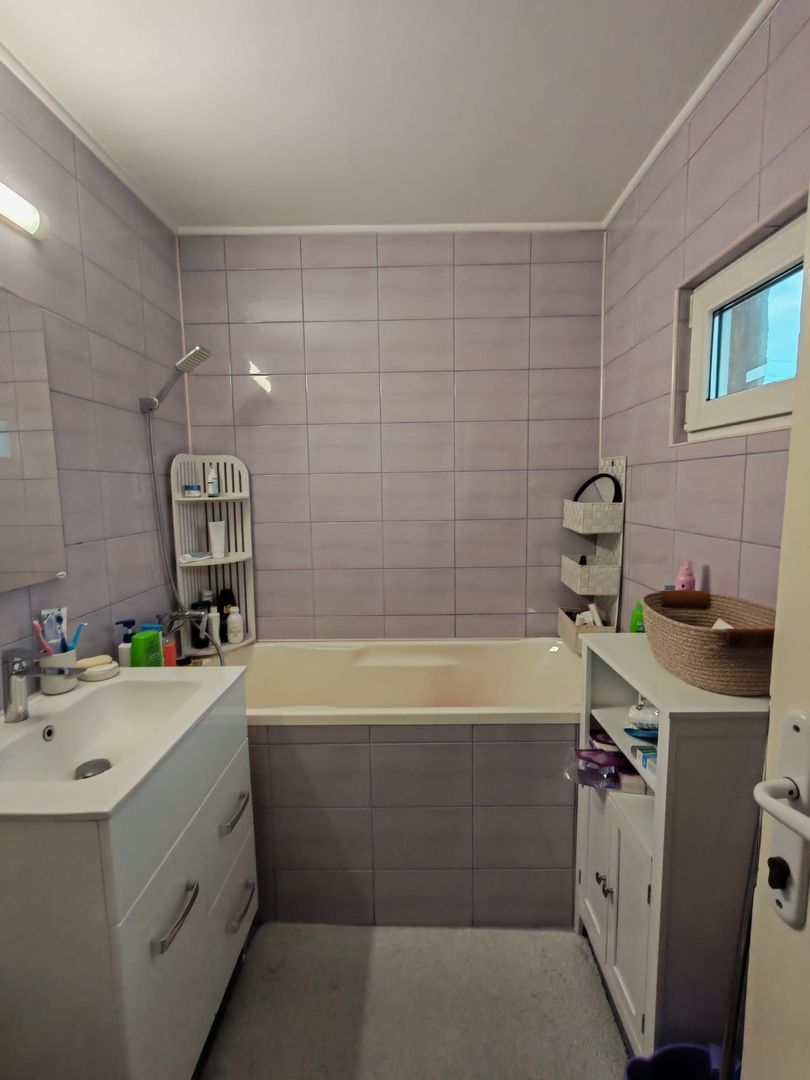 apartament la casa - zona Unirea - 3 camere - bucatarie - baie - teren generos - Poză 6