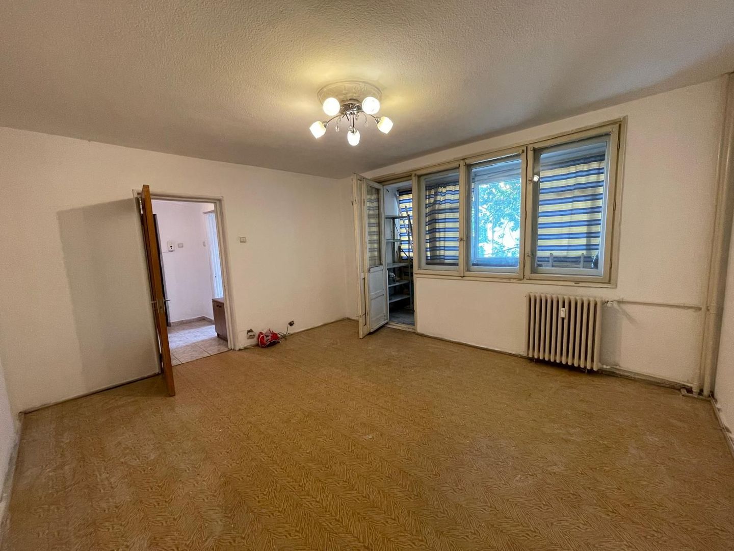 AP. 3 CAMERE PIATA SUDULUI, BUCATARIE INCHISA, METROU 10 MIN, COMIS 0% - Poză 1