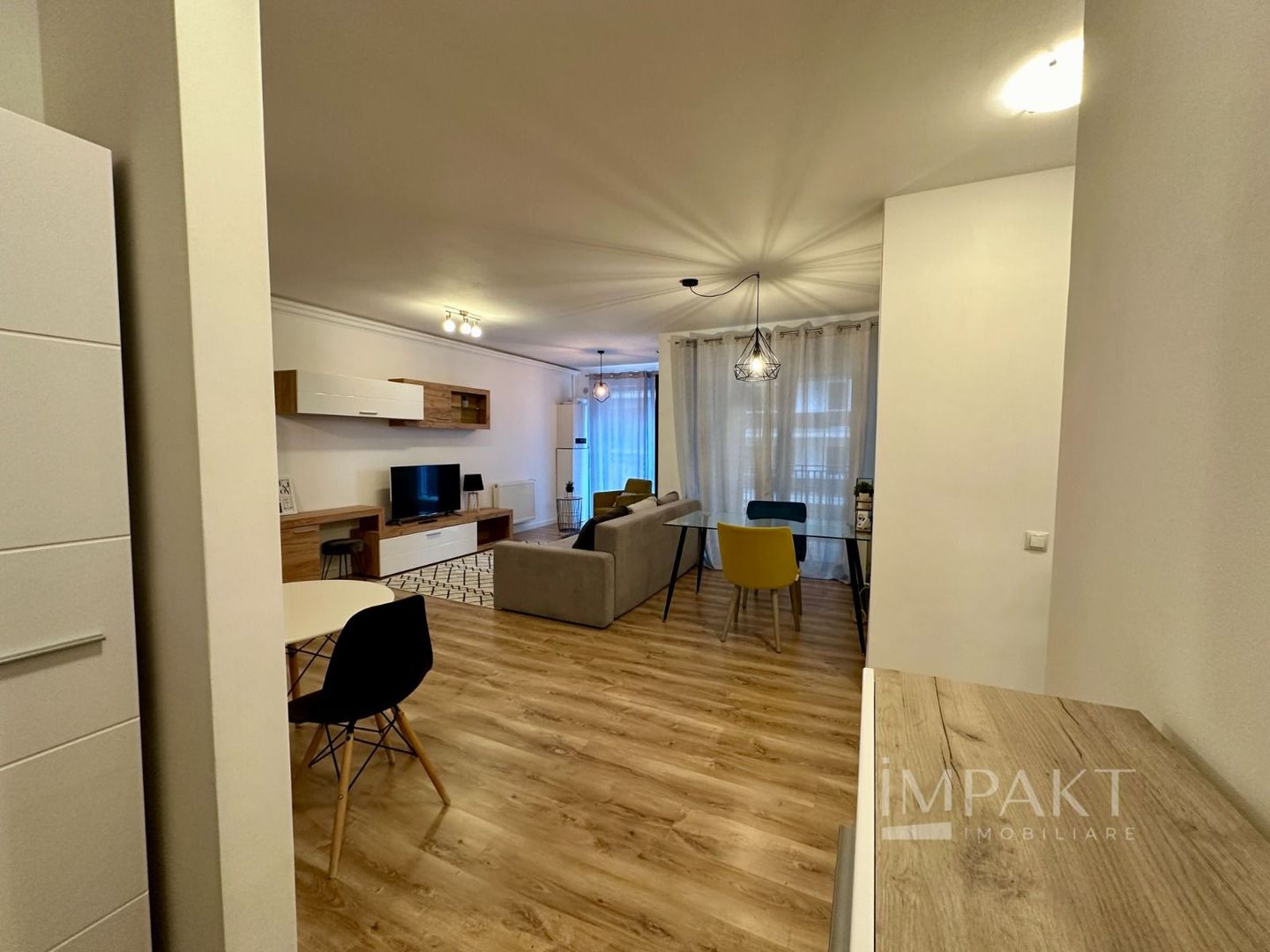 Apartament superb  de inchiriat cu 2 camere in Buna Ziua! - Poză 6