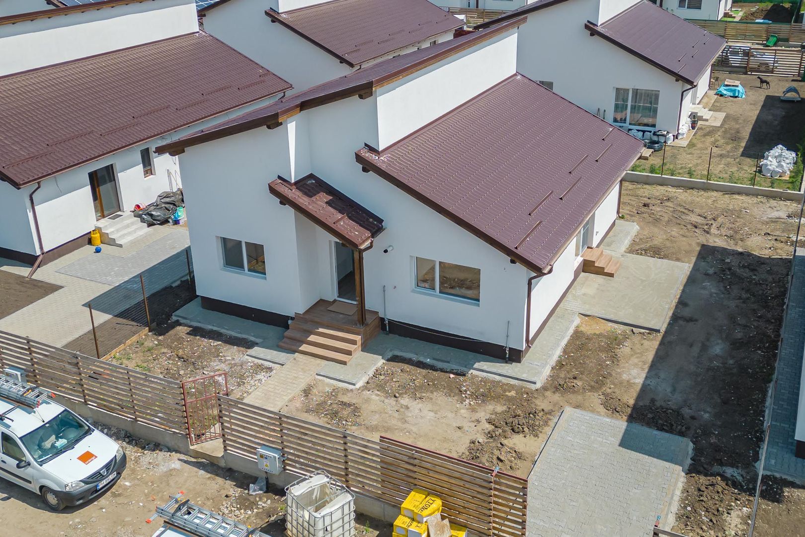 Casa de închiriat în Sânpetru - bucatarie mobilata si utilata - Poză 16