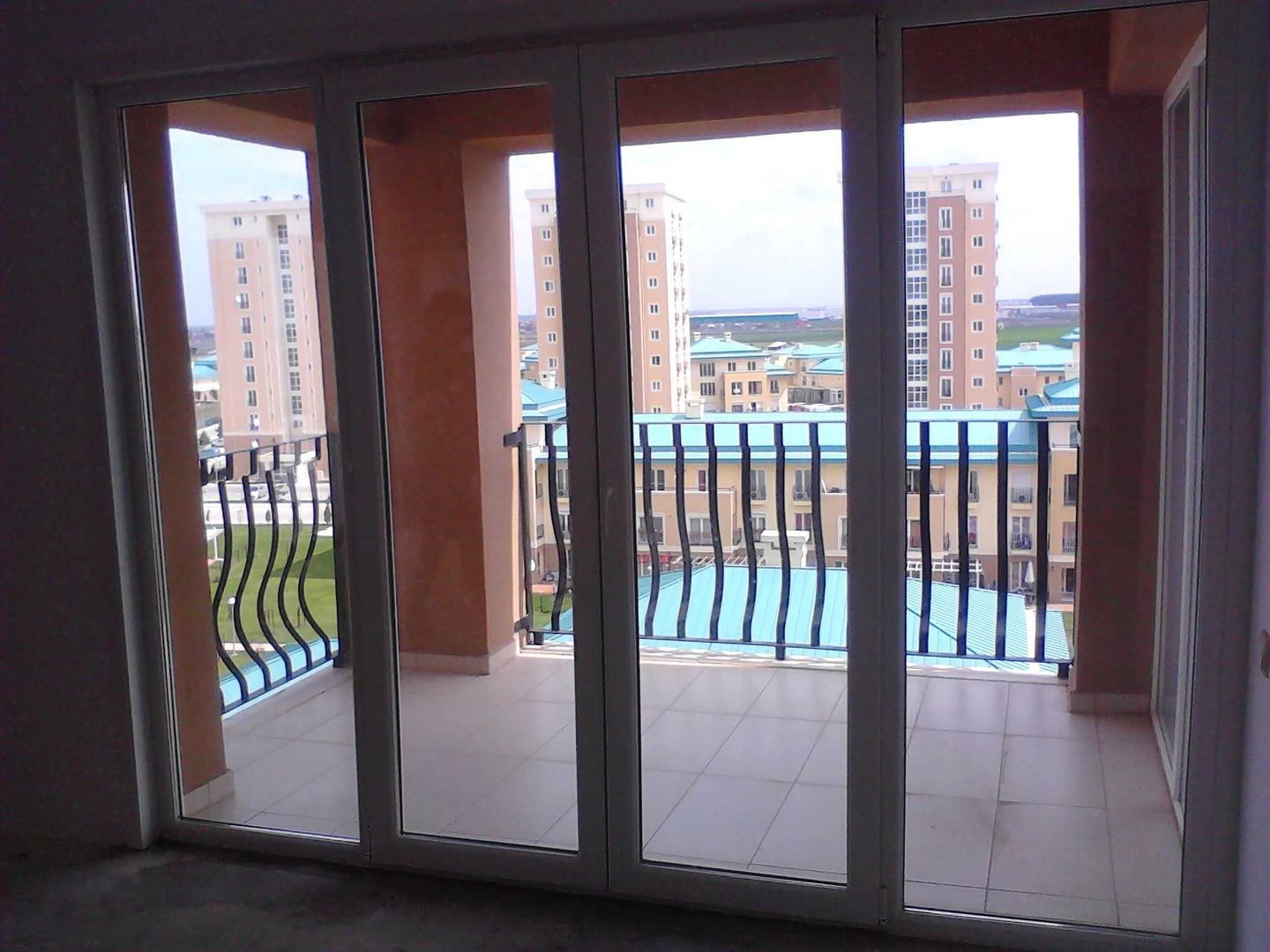 Apartament 2 camere | De vanzare | Cosmopolis | Parcare - Poză 2