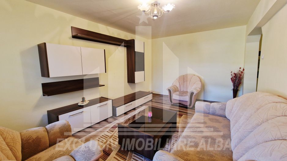 Apartament 4 camere decomandate | 2 bai | 2 balcoane | 75 mp | Cetate - Poză 1
