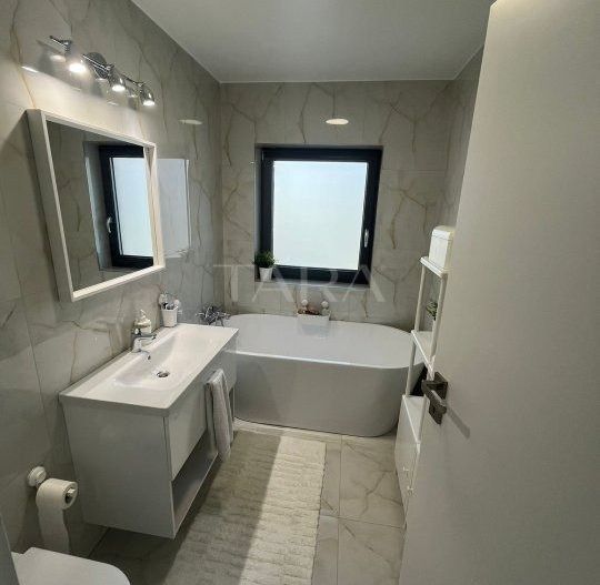 Casa spectaculoasa, zona privata, finisaje de lux. - Poză 12