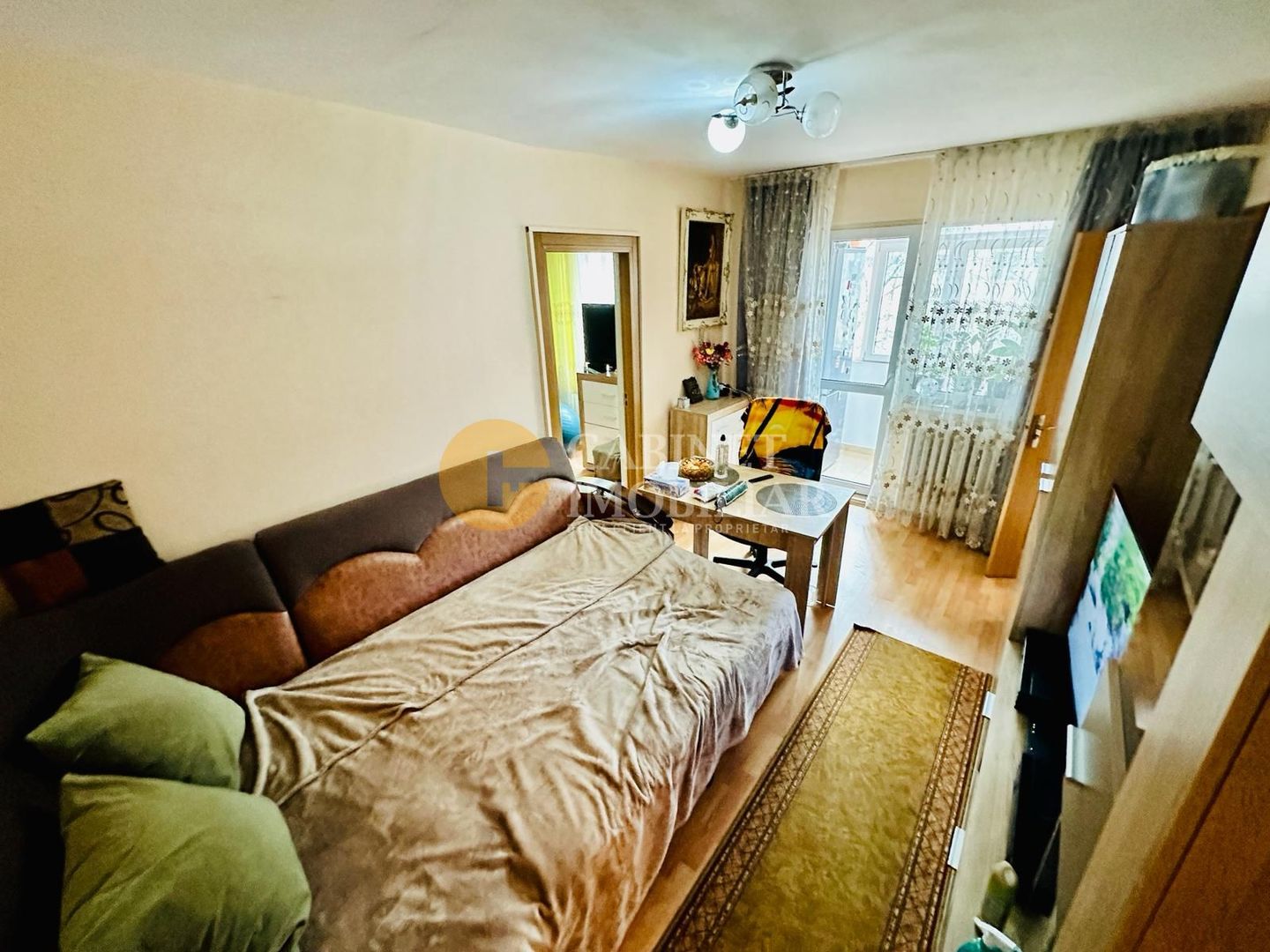 Apartament cu 2 Camere - Etaj 2 - Zona Alexandru / Liceul Miron Costin - Poză 2