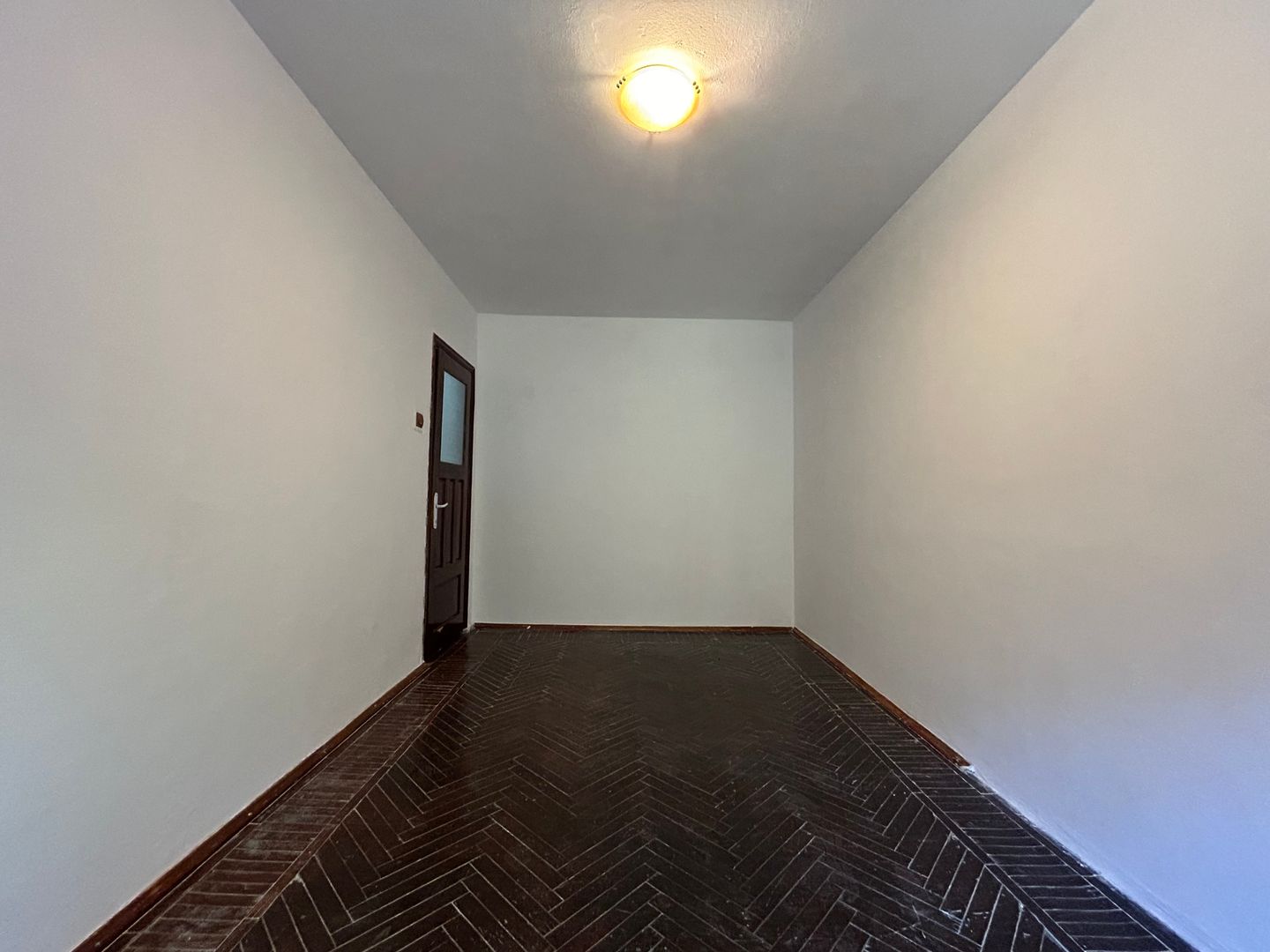 Apartament cu 3 camere și boxă în zona Complex KM5 - Poză 4