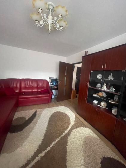 BRASADAS vinde ap 2 cam etaj 1/4 Carpati 2. - Poză 2