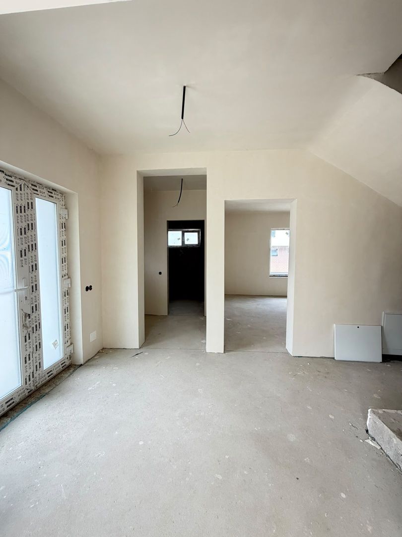 Triplex 4 camere DECOMANDATE, 112 mp utili, 184 mp curte, Urusagului - Poză 10