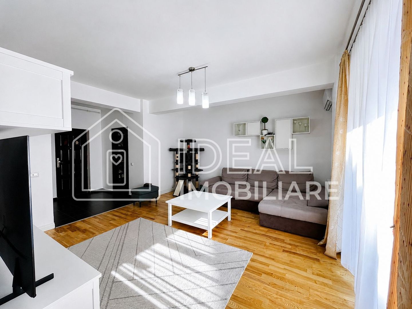 Apartament 3 camere cu balcon generos, parcare și pivniță – Turnișor - Poză 3