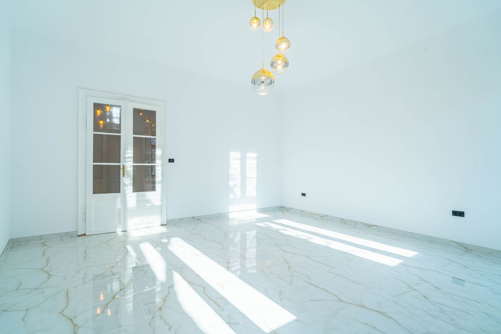 Apartament 2 camere parter înalt, ideal pentru birou, reprezentanță. - Poză 3