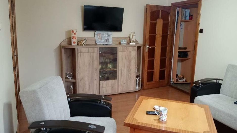 Apartament 3 camere Dacia cu centrala - Poză 2
