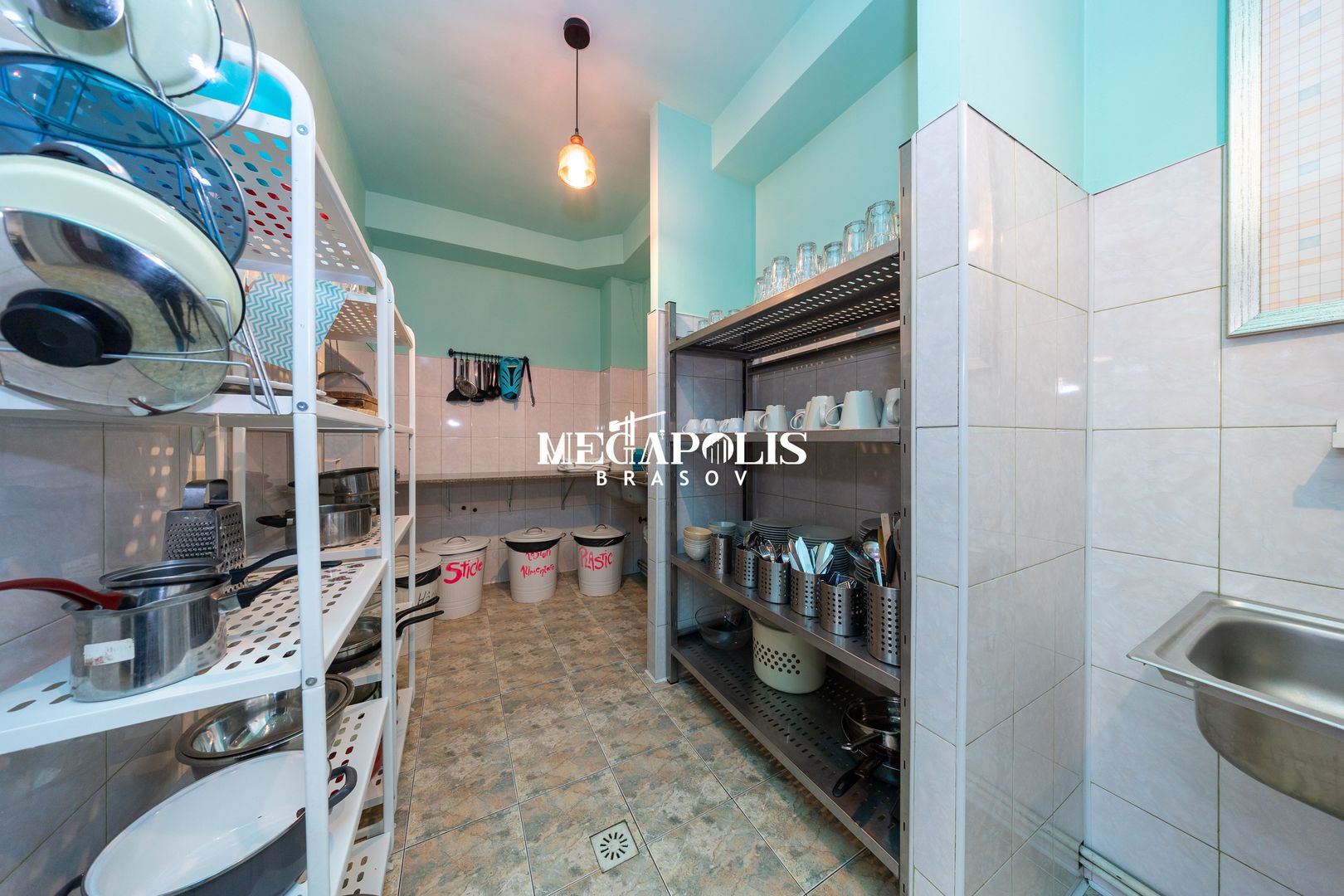 Pensiune de vânzare în Râșnov | 14 camere | 427 mp - Poză 36