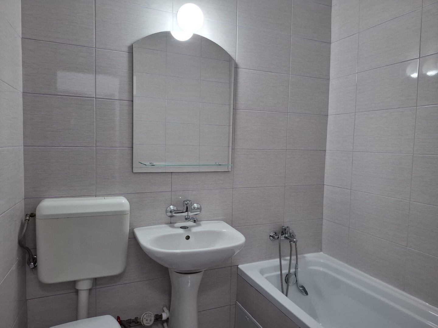 URGENT!, renovat complet, vedere spate, mobilat/utilat modern, liber - Poză 14