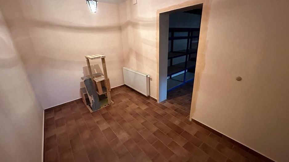 VILA  - ARADULUI. -British - Poză 34