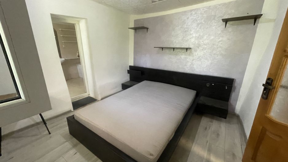 Casa de inchiriat, Micro 17  - curte spatioasa, loc de parcare - Poză 4