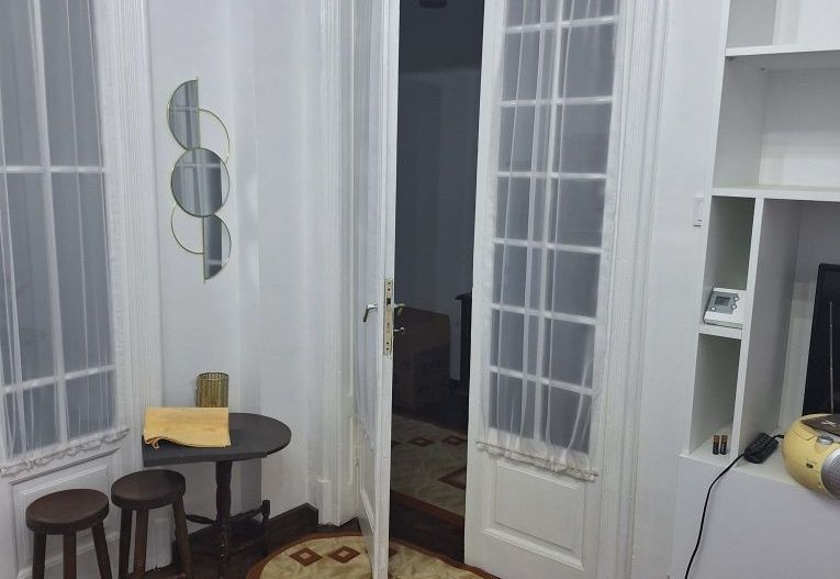 Apartament la vilă, 2 camere - Poză 1