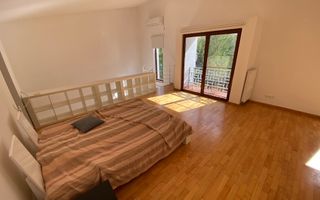 Apartament deosebit cu curte proprie si 2 locuri de parcare - Poză 12