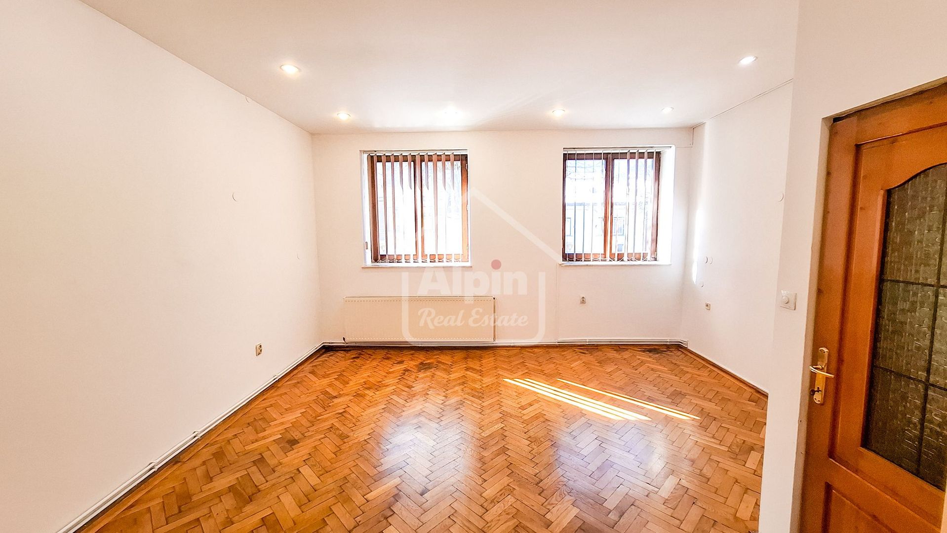 Pretabil Birouri I Central - Poză 1