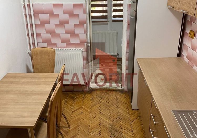 Etaj 1 . Decomandat. Zona Lipovei - Poză 5