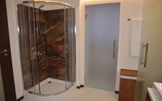 APARTAMENT SPATIOS DE 3 CAMERE LA INCHIRIERE IN ZONA PRIMAVERII - Poză 5