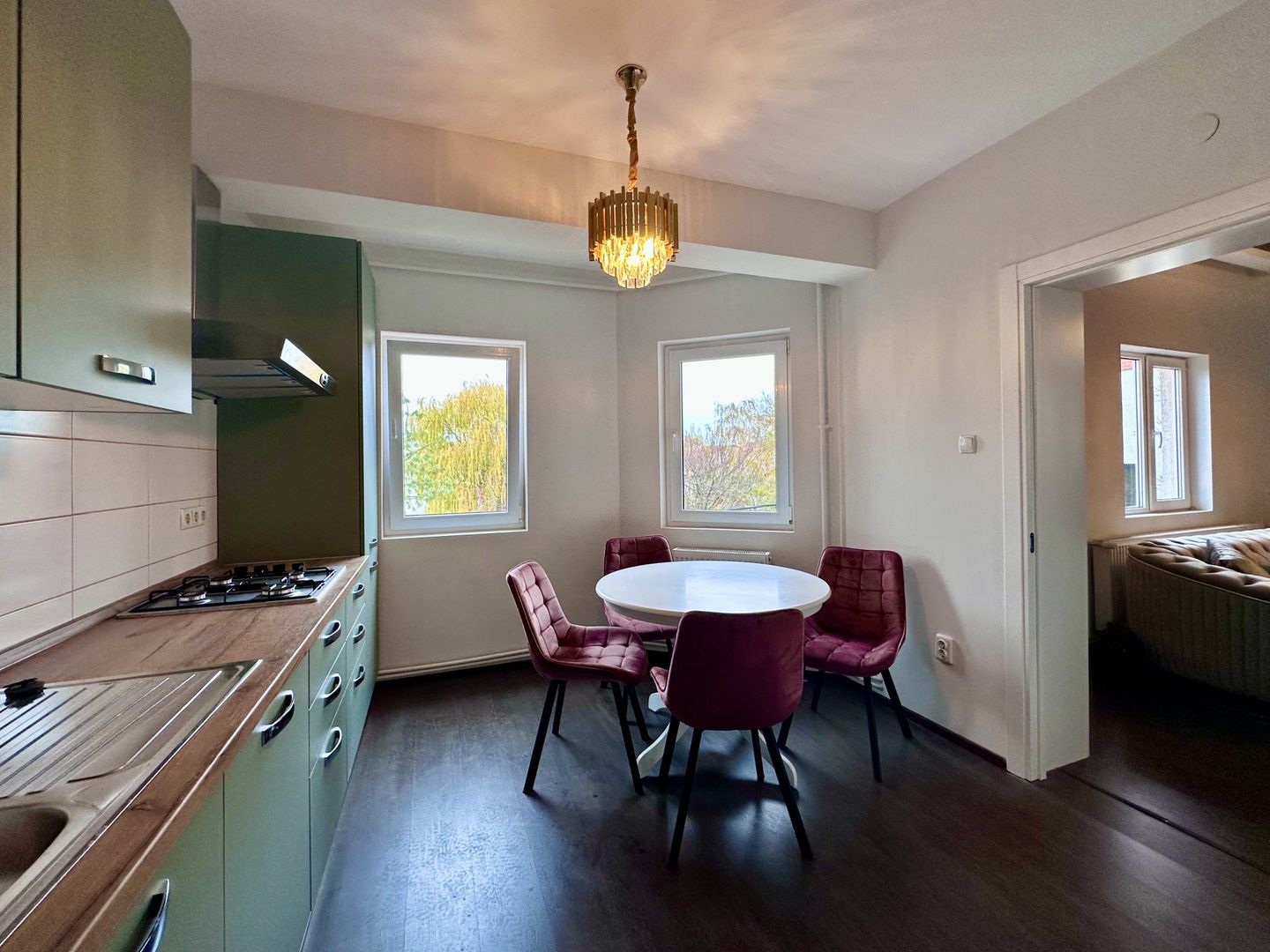 Apartament cu 3 camere de vânzare în Dumbravita - Poză 9