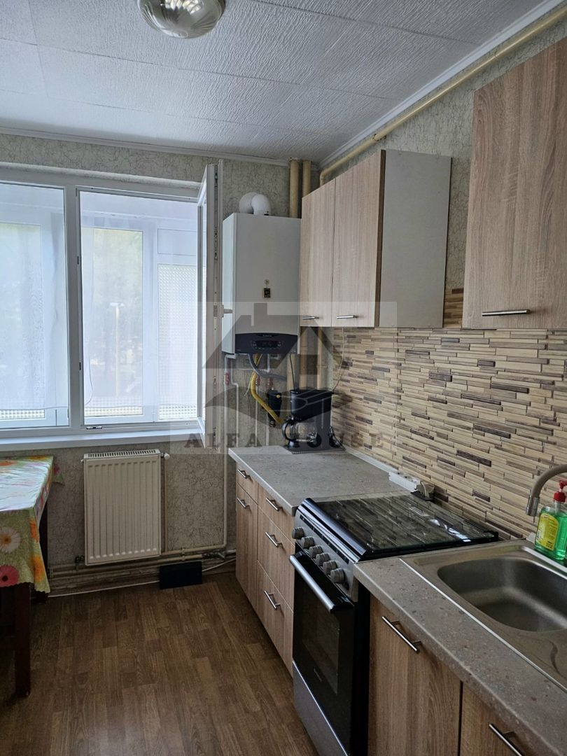 Apartament cu trei camere, zona Centrul Civic,  71 mp - Poză 5