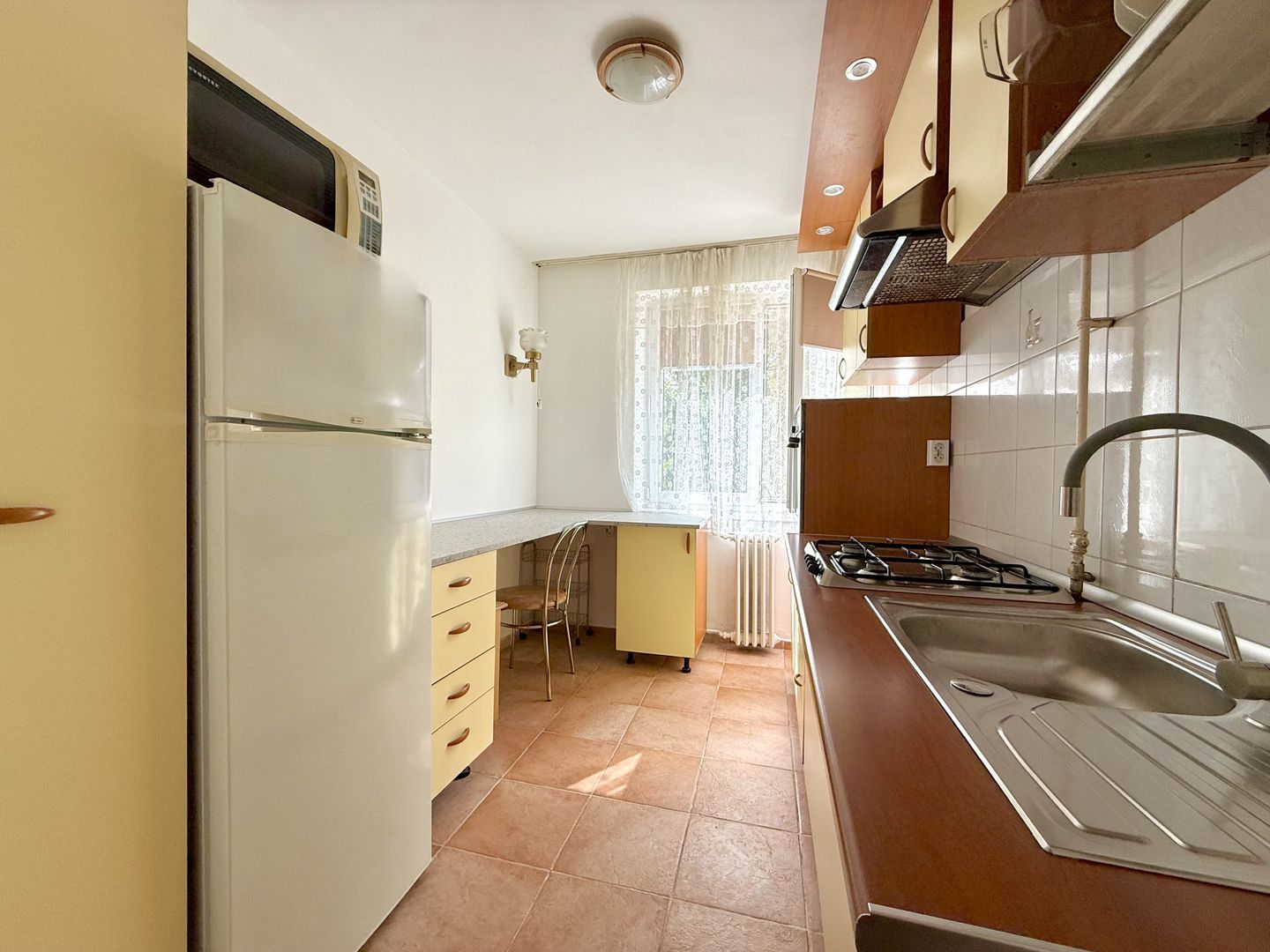 Apartament cu 3 camere zona Central - Medicină - Poză 14