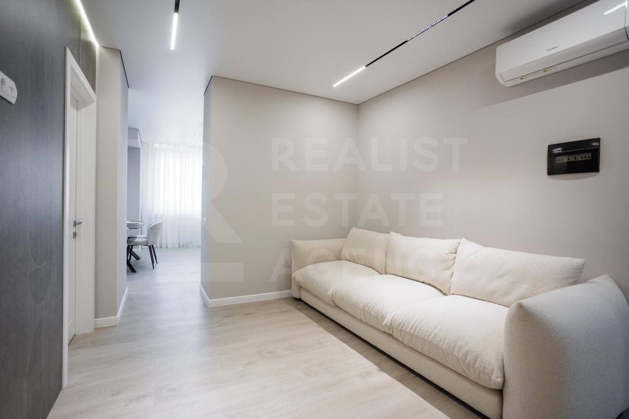 Vânzare, apartament, 2 odăi + living, str. Ion Buzdugan, Buiucani - Poză 1