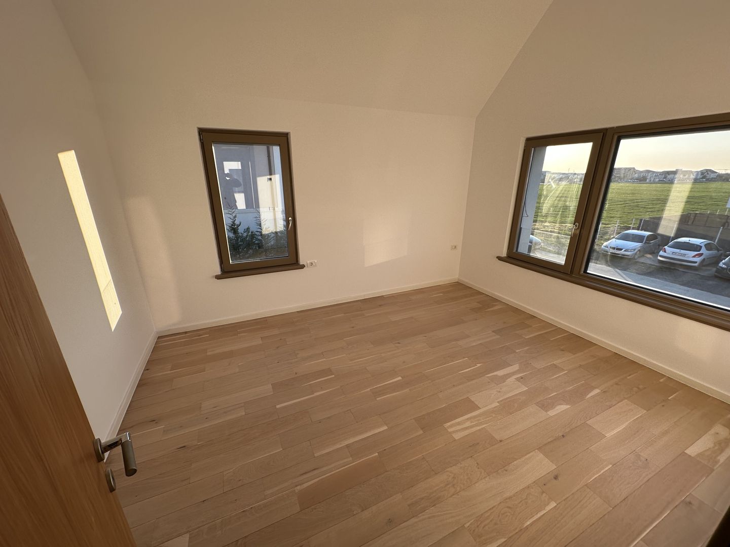 Casa cu 5 camere - Dumbarvita - Poză 16