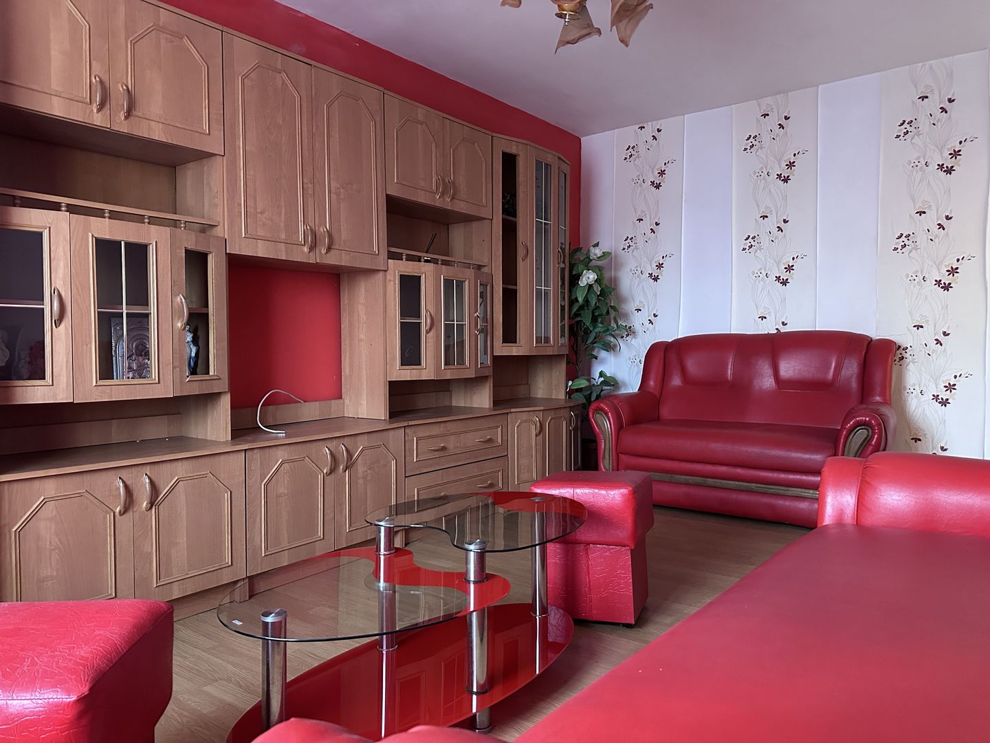 De vânzare! Apartament spațios cu 3 camere! - Poză 1