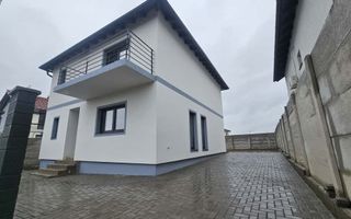 Casa Individuala cu 4 camere si 270 mp de curte, în Cristian - Poză 2