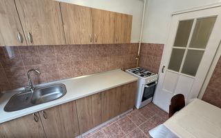 3 camere semidecomandate, balcon, Gheorgheni, Hotel Royal, P-ta Hermes - Poză 2