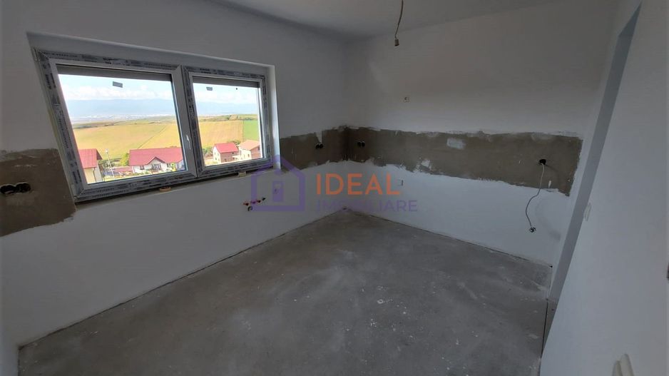 Casa Individuala Moderna cu 4 camere  si garaj, in Sura Mare - Poză 14