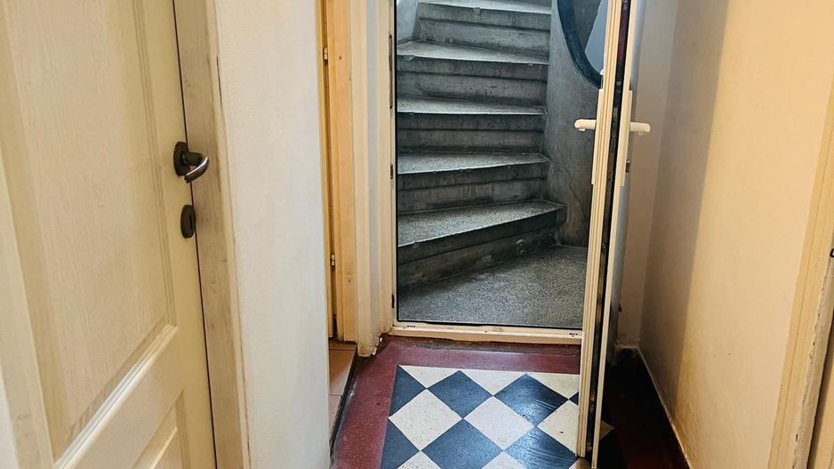 Spatiu stradal, central, cu vad comercial si vizibilitate excelenta - Poză 7