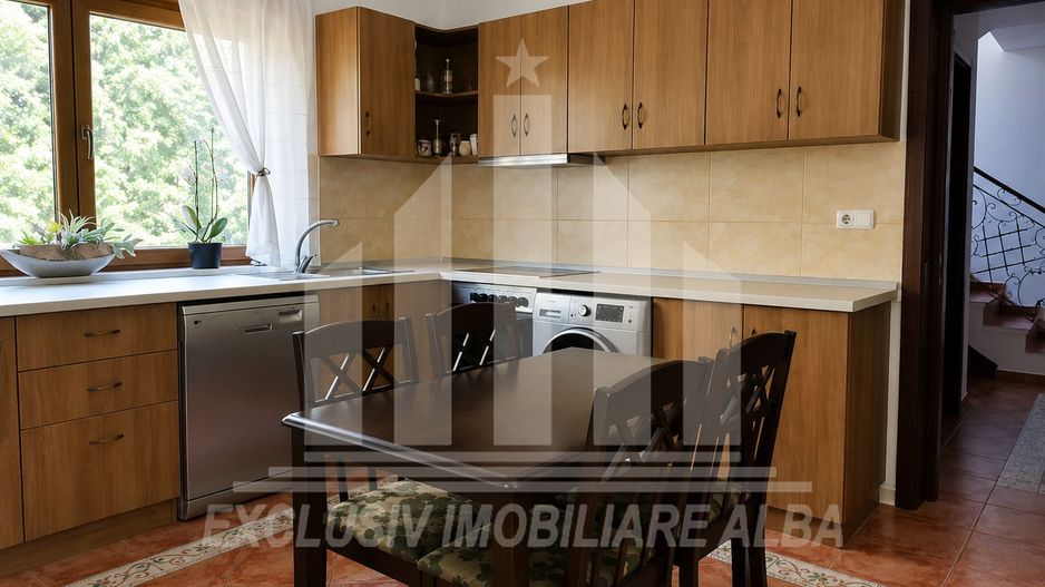 Casa individuala | De vanzare | 310 mp | 560 mp teren | Alba-Micesti - Poză 3