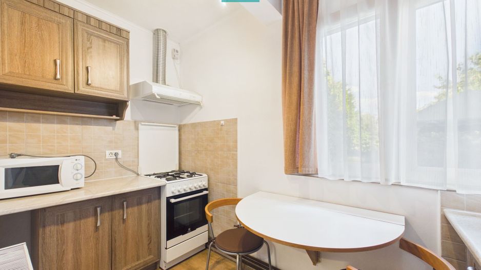 Casă cu 2 apartamente în Grădiște - Poză 9
