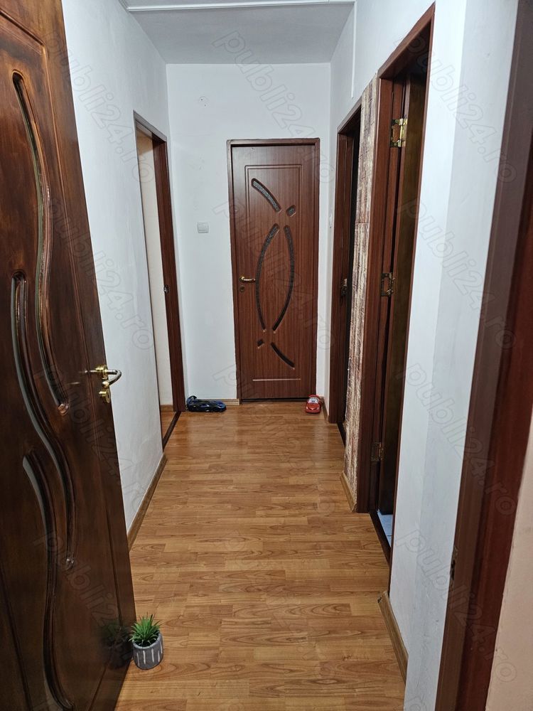 BRASADAS vinde ap 3 cam etaj 4/4. - Poză 8