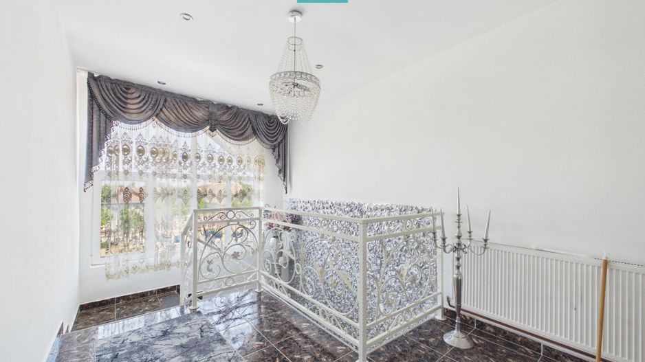 Casă de vânzare în Vânători jud. Arad - Poză 3