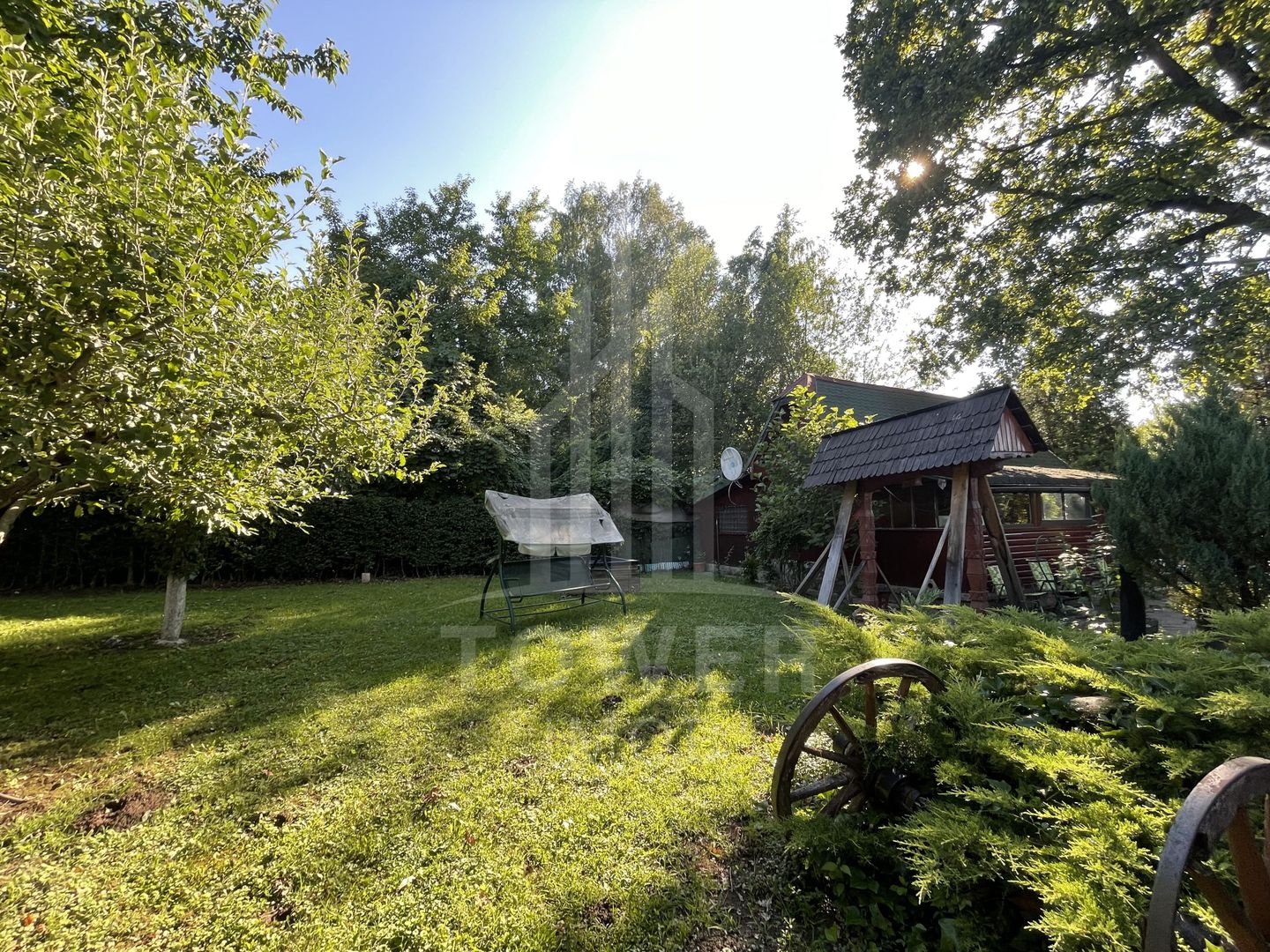 Teren deosebit cu cabană din lemn, Tocile – locație liniștită - Poză 2