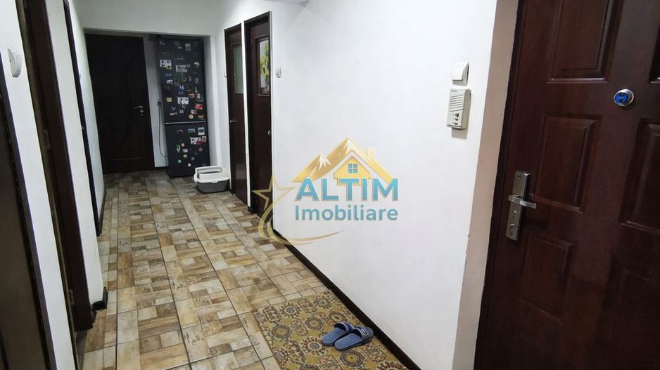 Apartament cu 3 camere, Calea București, Brașov - Poză 1
